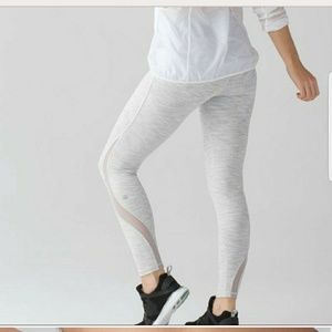 Lululemon Invigorate 7/8 legging Sz 6